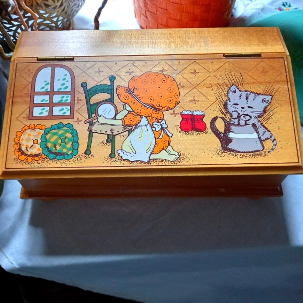 Holly Hobbie Little Girls Music Jewelry Box Wood
